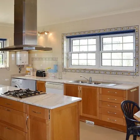 Carnie Mar - Lovely 4 Bedroom - Private Pool - Large Garden - In Natural Park Villa Sintra